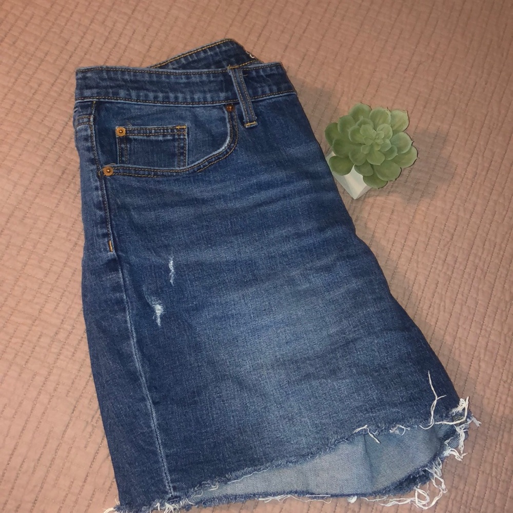 Universal Thread Jean Shorts (16W)